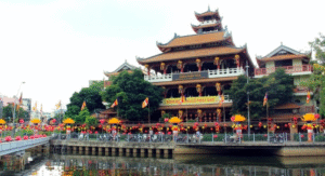Top 10 Ngôi Chùa Nổi Tiếng Tại Sài Gòn Bạn Nên Ghé Thăm Một Lần